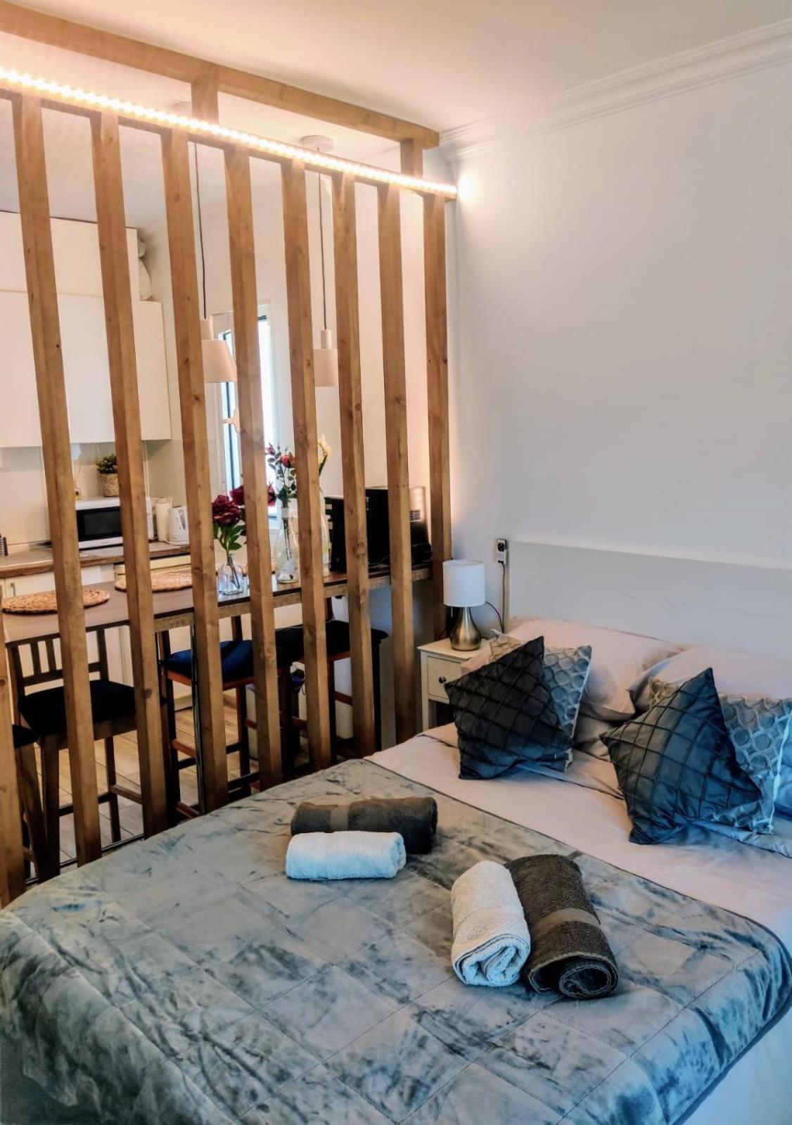מארבלה Puerto Banus Apartment Near Beachfront, Sunny Terrace, Pool, Tennis Court, Parking And Movies Projector מראה חיצוני תמונה